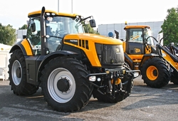 JCB FASTRAC 8310 